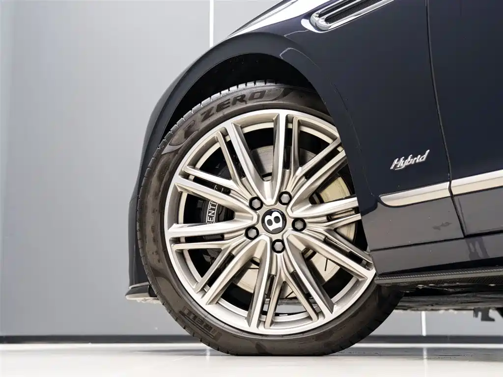 Bentley Flying Spur PHEV 2023 — фото 5