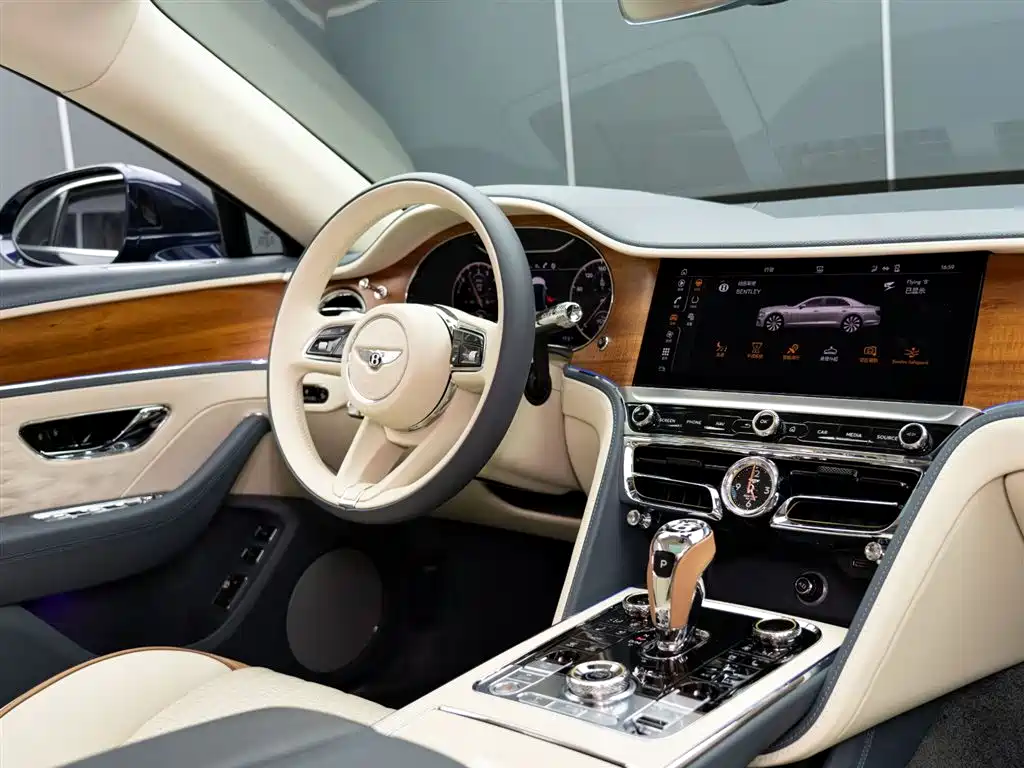 Bentley Flying Spur PHEV 2023 — фото 17