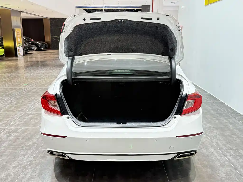 Honda Accord 2021 — фото 19