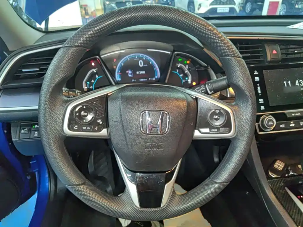 Honda Civic 2018 — фото 11