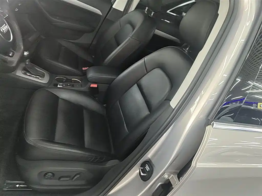 Audi Q3 2014 — фото 15