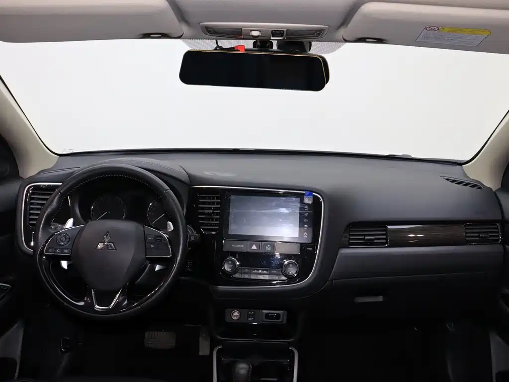 Mitsubishi Outlander 2019 — фото 17