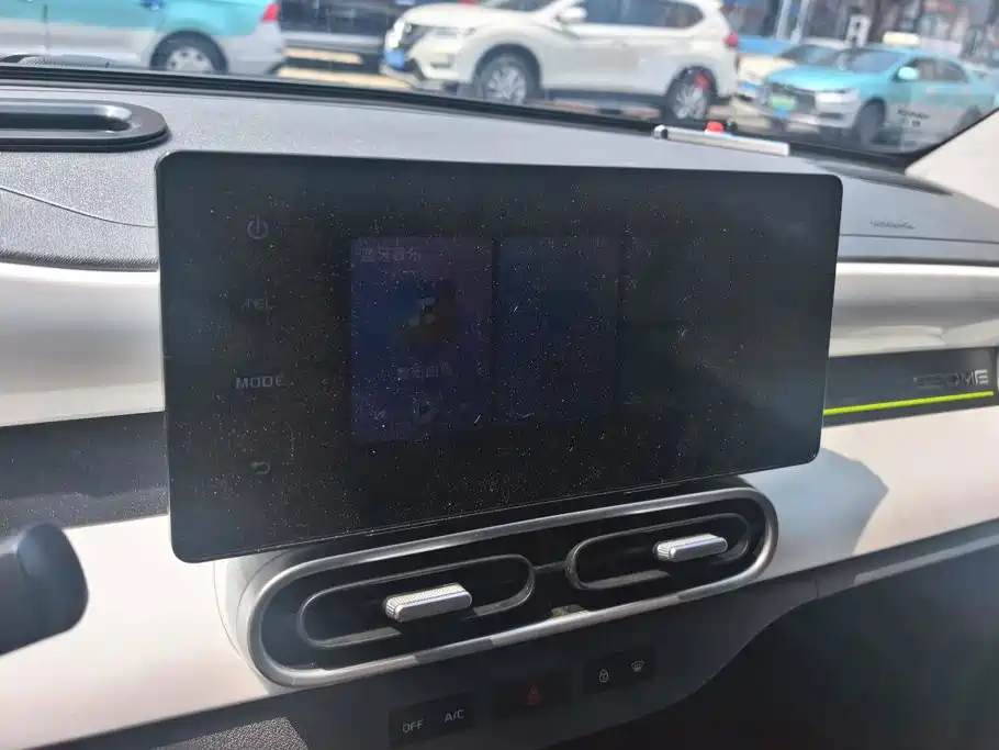 Geely Galaxy Panda 2025 — фото 13