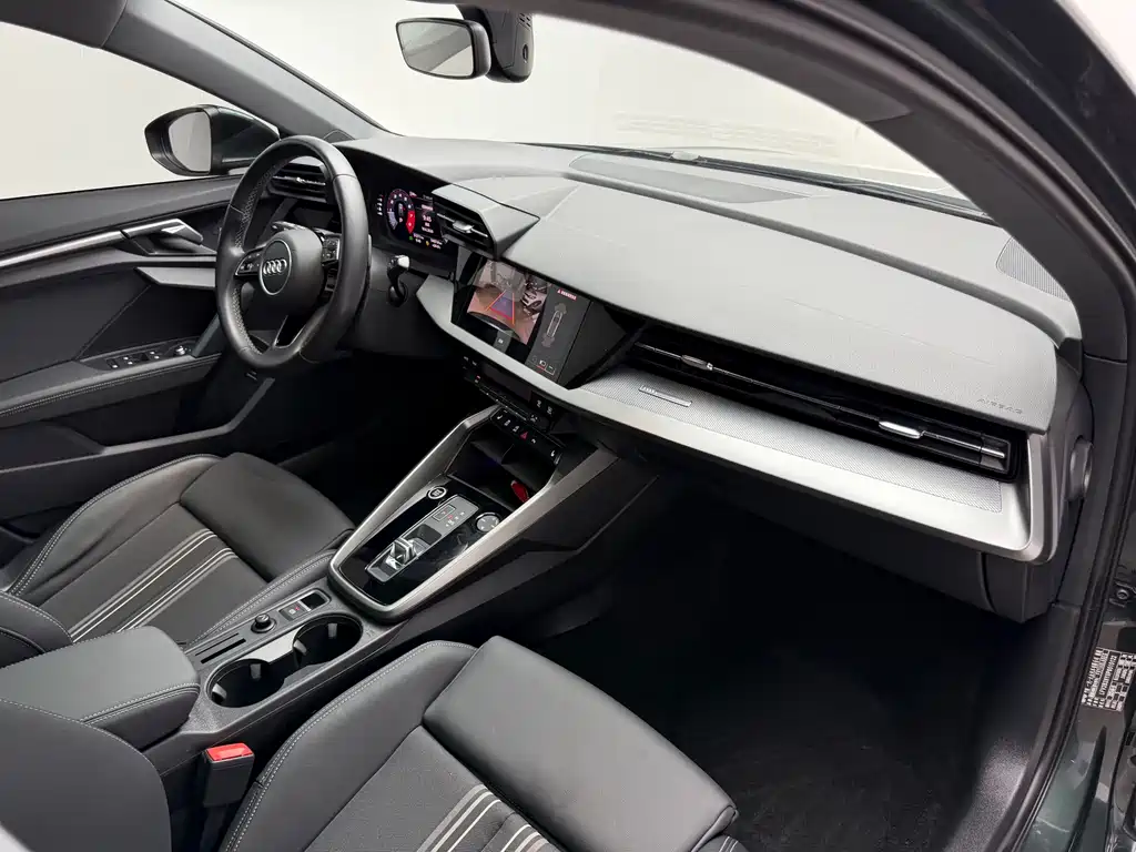 Audi A3 2023 — фото 16