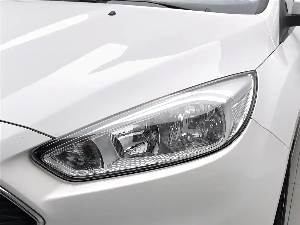 Ford Focus 2016 — фото 7