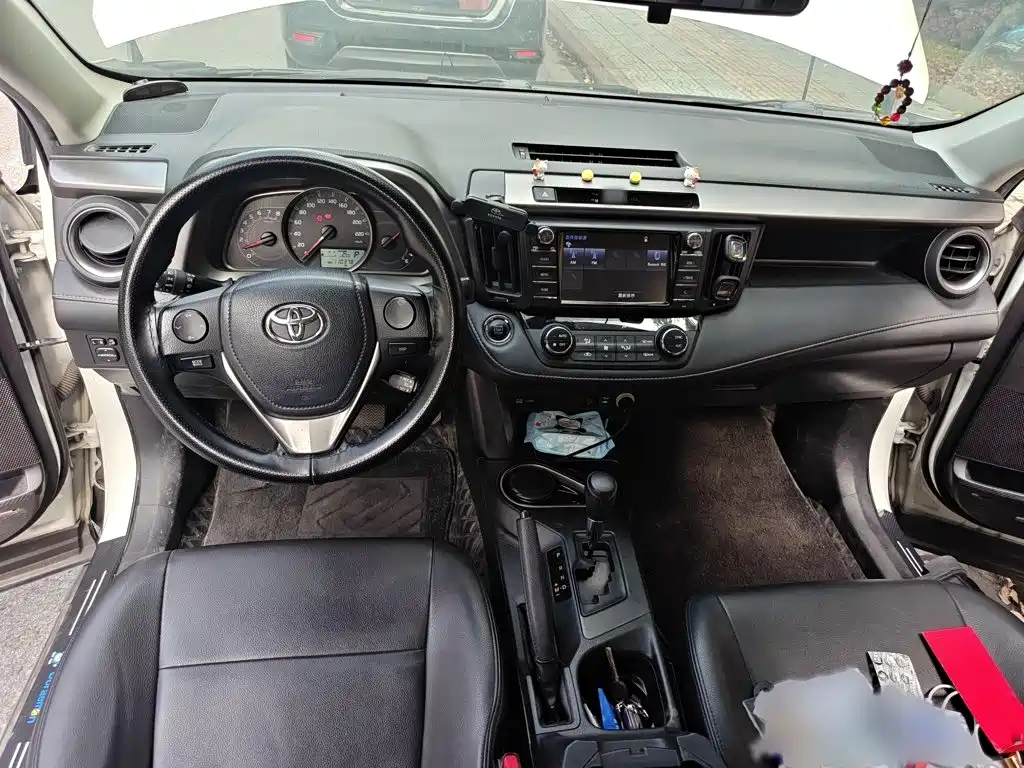 Toyota RAV4 2019 — фото 13