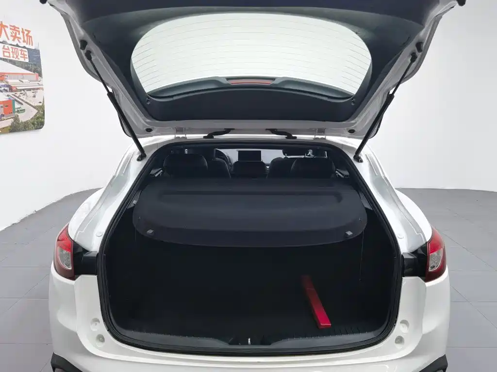 Mazda CX-4 2016 — фото 16