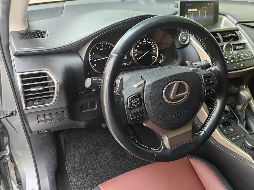 Lexus NX 2017 — фото 24