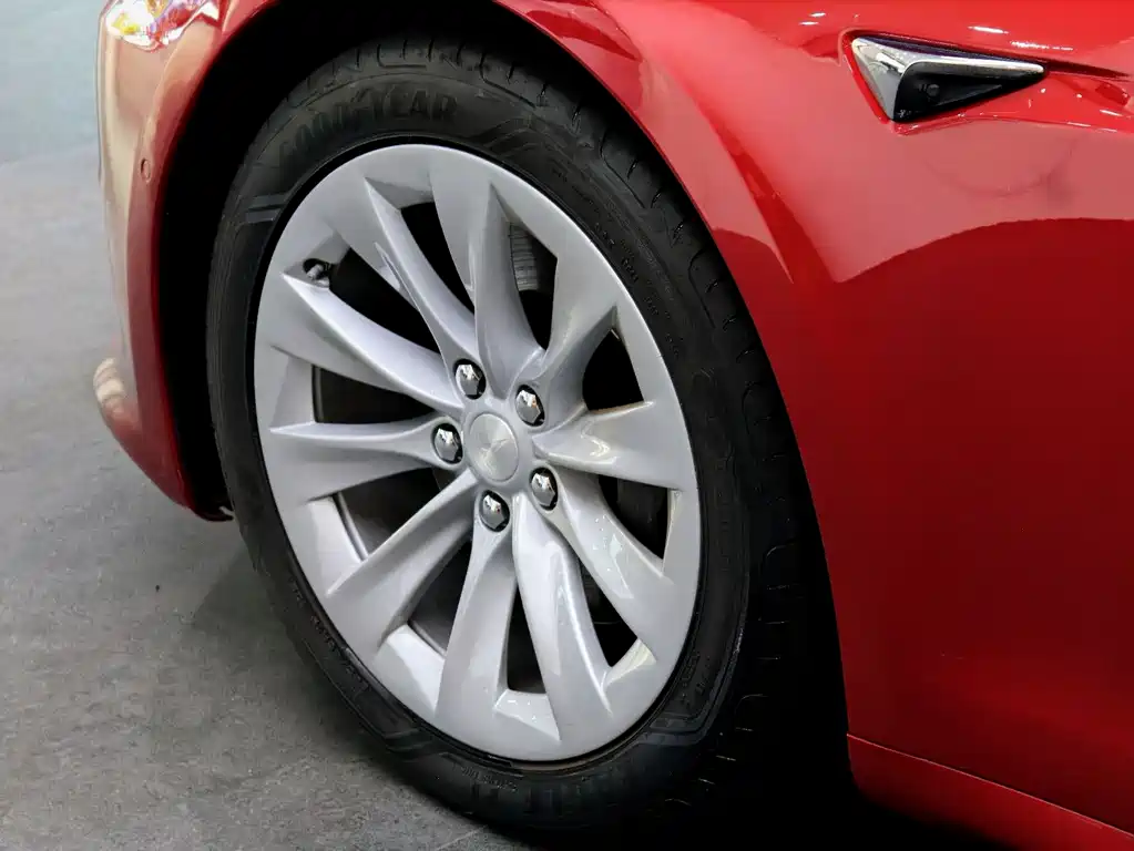 Tesla Model S 2017 — фото 19