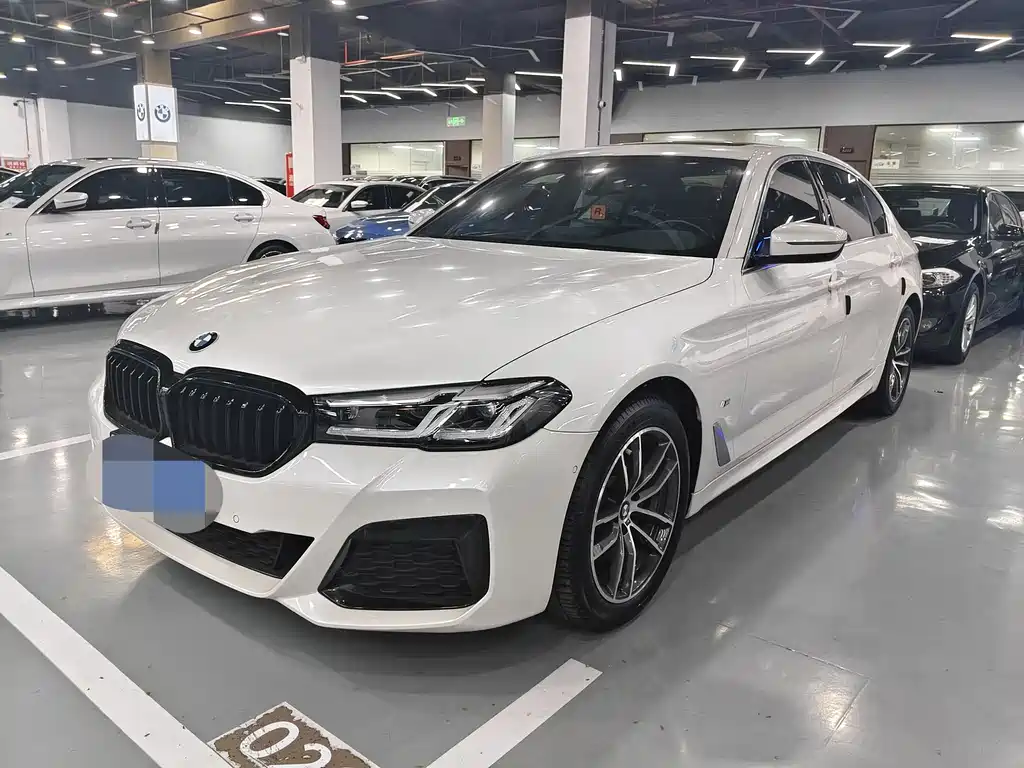 BMW 5 Series 2021 — фото 1