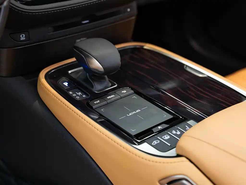 Lexus LS 2021 — фото 17
