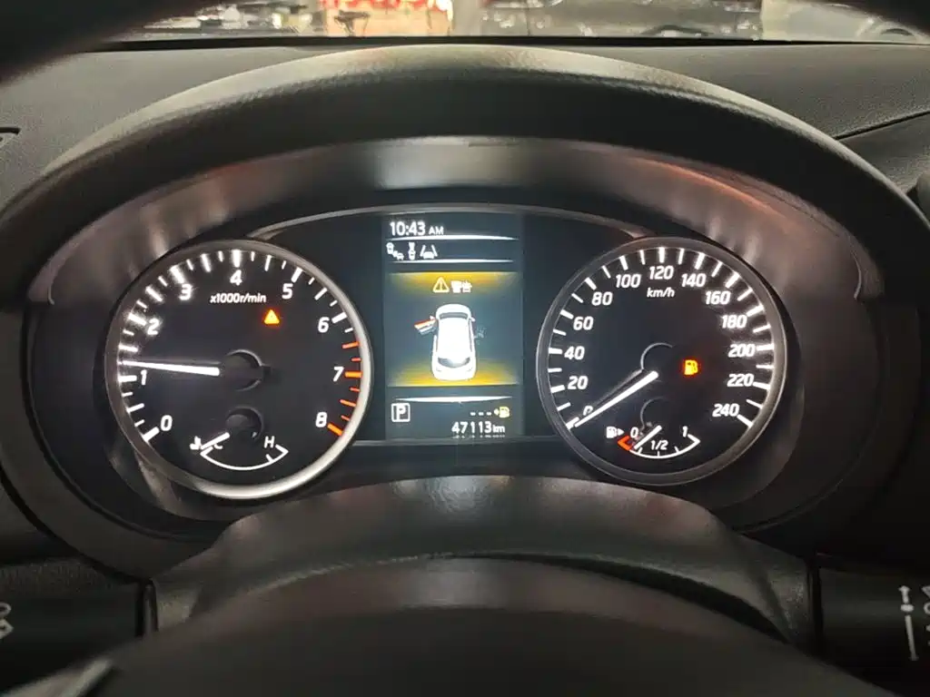 Nissan Tiida 2018 — фото 12