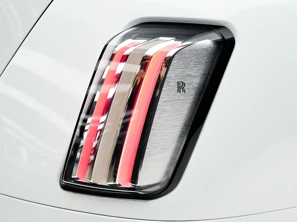 Rolls-Royce Phantom 2025 — фото 8
