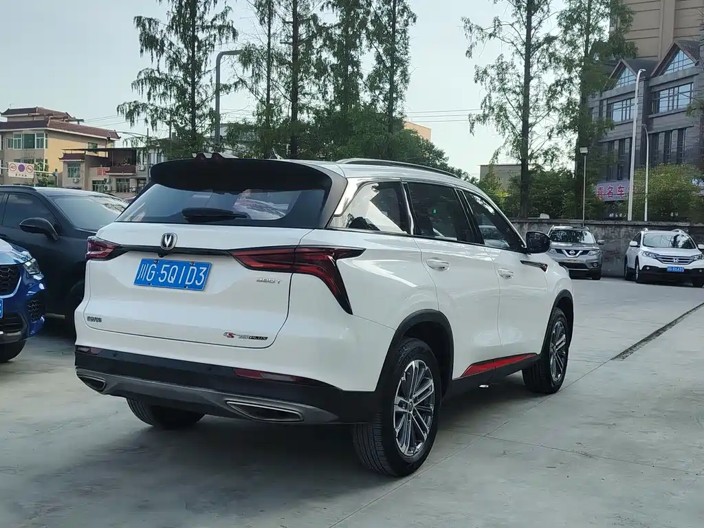 Changan CS75PLUS 2022 — фото 13