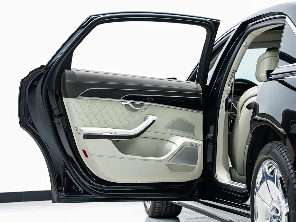 Audi A8 2023 — фото 17