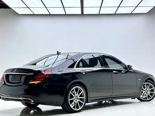 Mercedes-Benz S-Class 2020