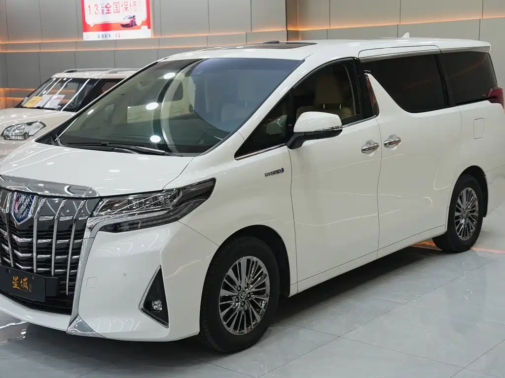 Toyota Alphard 2021 — фото 1