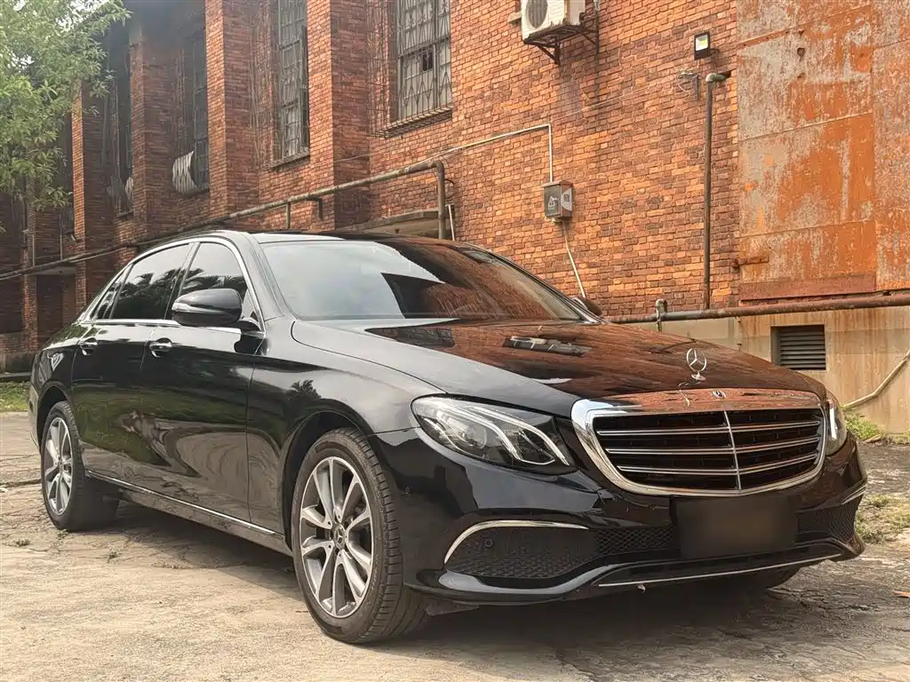 Mercedes-Benz E-Class 2020 — фото 12