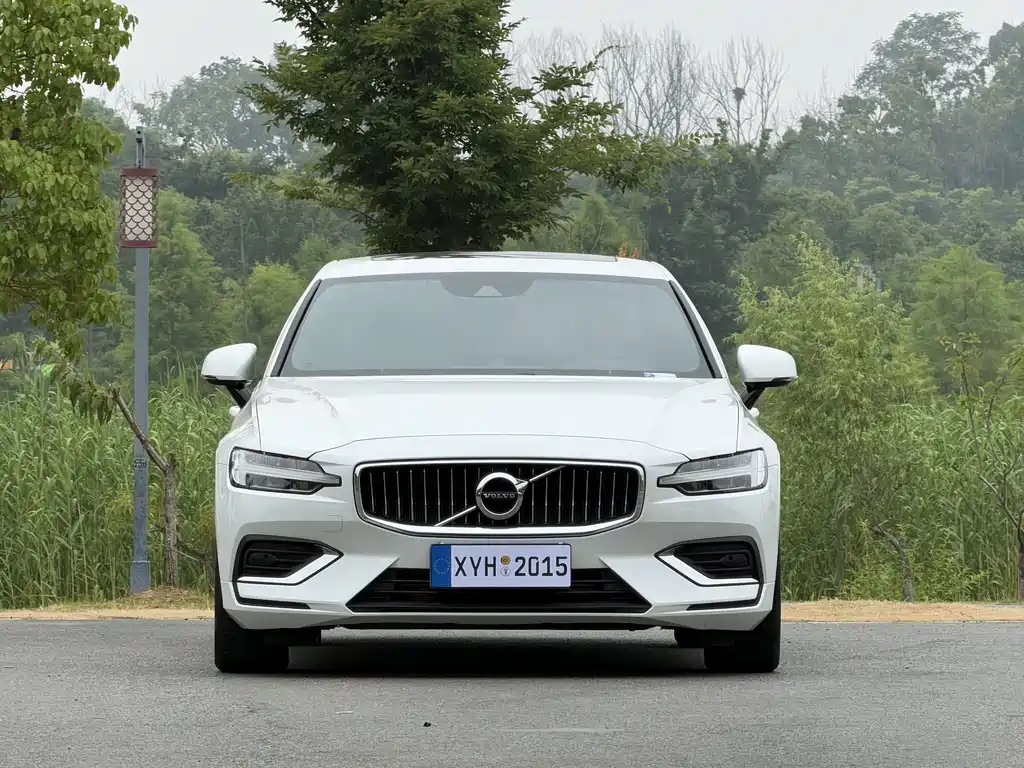 Volvo S60 2021 — фото 2