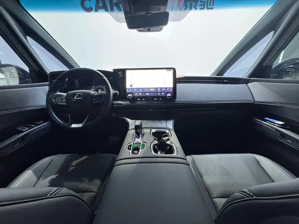 Lexus LM 2025 — фото 17