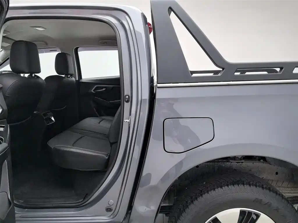Isuzu D-MAX 2023 — фото 15