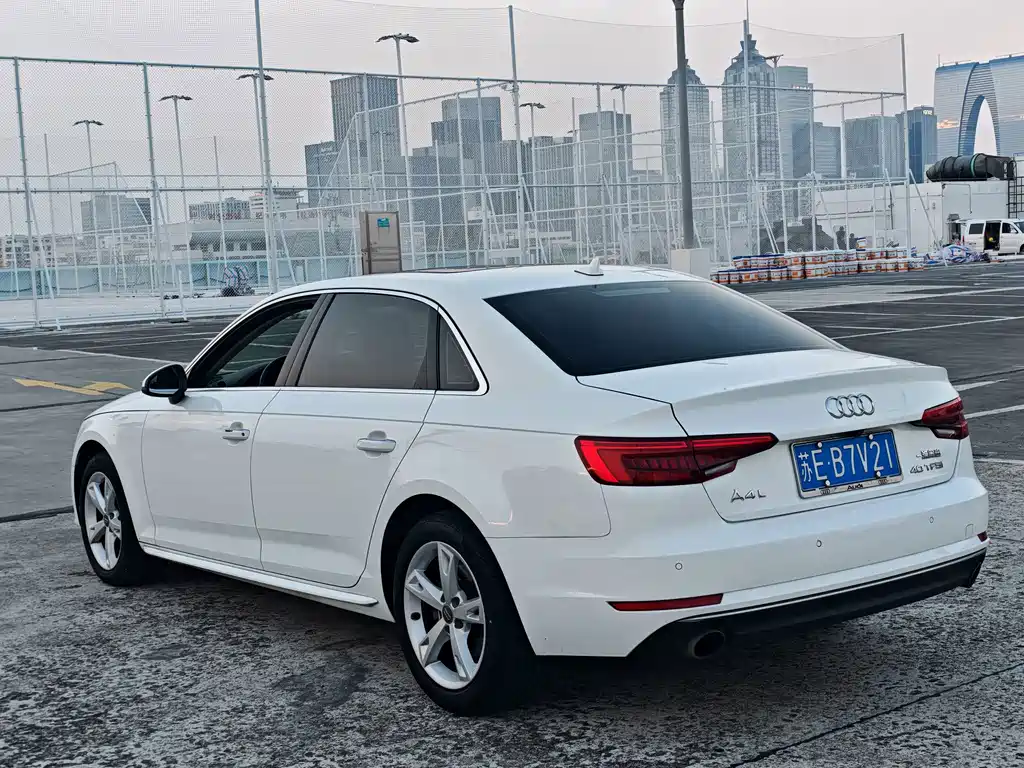 Audi A4L 2017