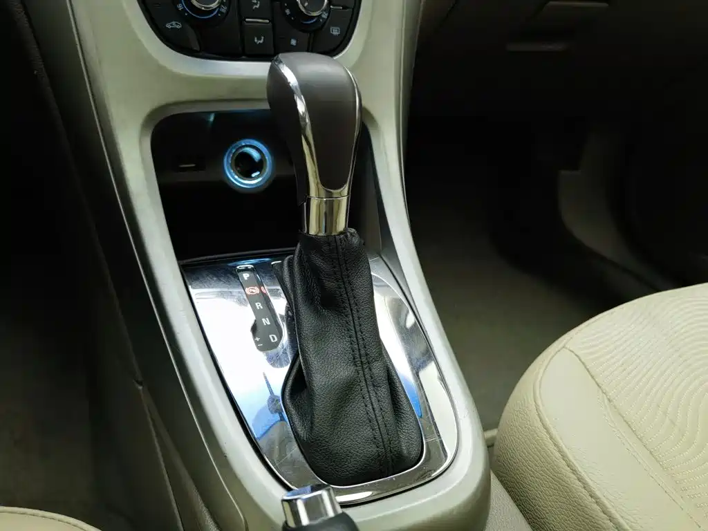 Buick Excelle GT 2015 — фото 13