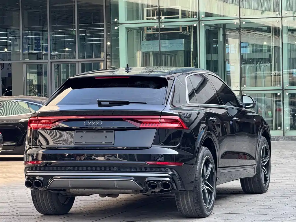 Audi Q8 2019 — фото 10