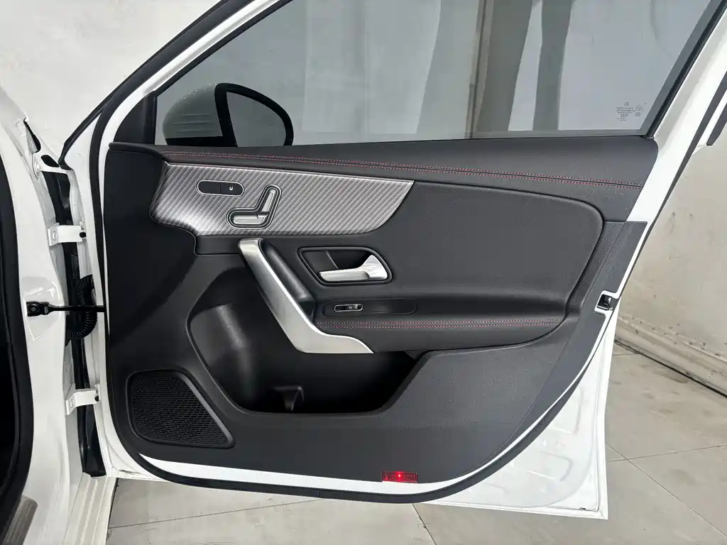 Mercedes-Benz A-Class 2025 — фото 25