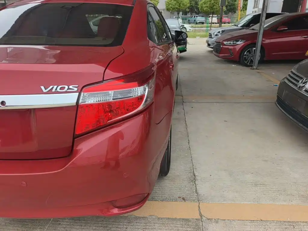 Toyota Vios 2015 — фото 8