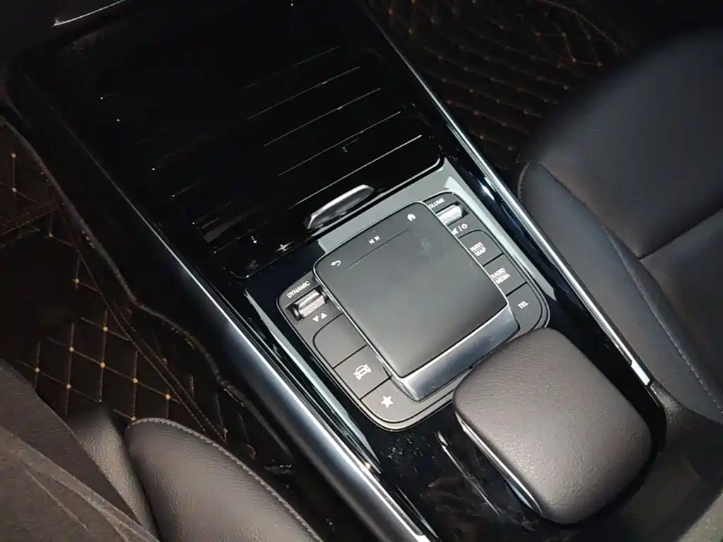 Mercedes-Benz GLA 2024 — фото 14