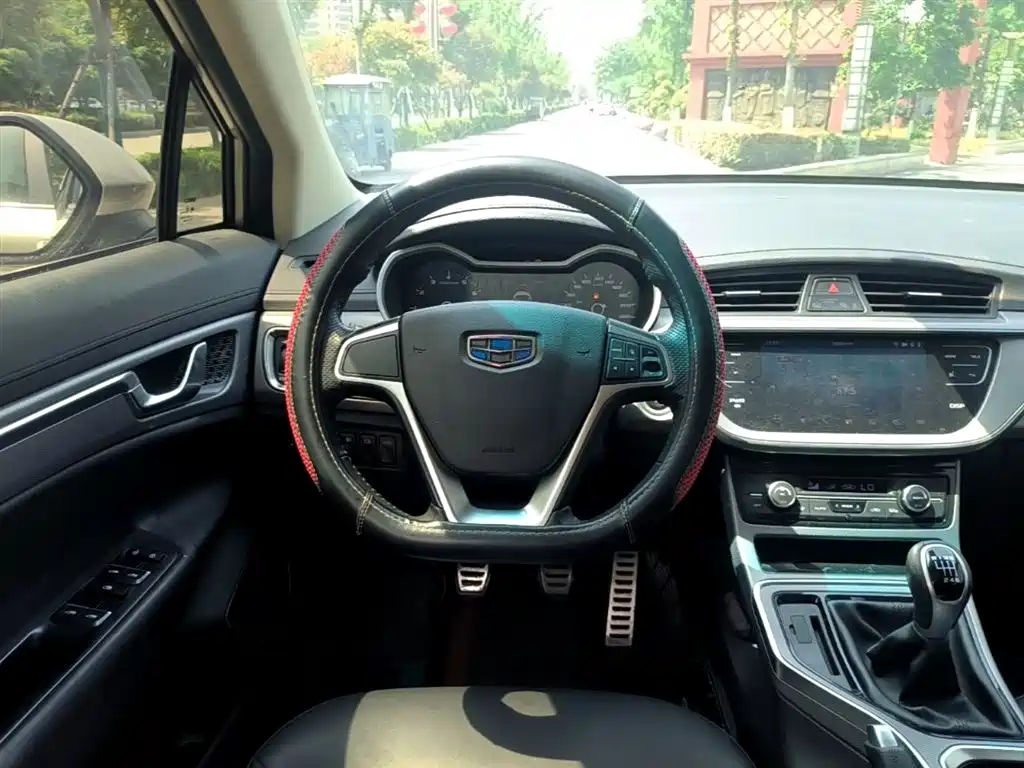 Geely Emgrand GS 2018 — фото 11
