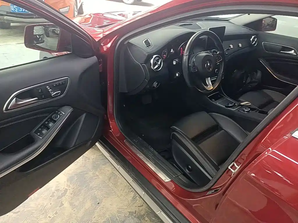 Mercedes-Benz GLA 2017 — фото 16