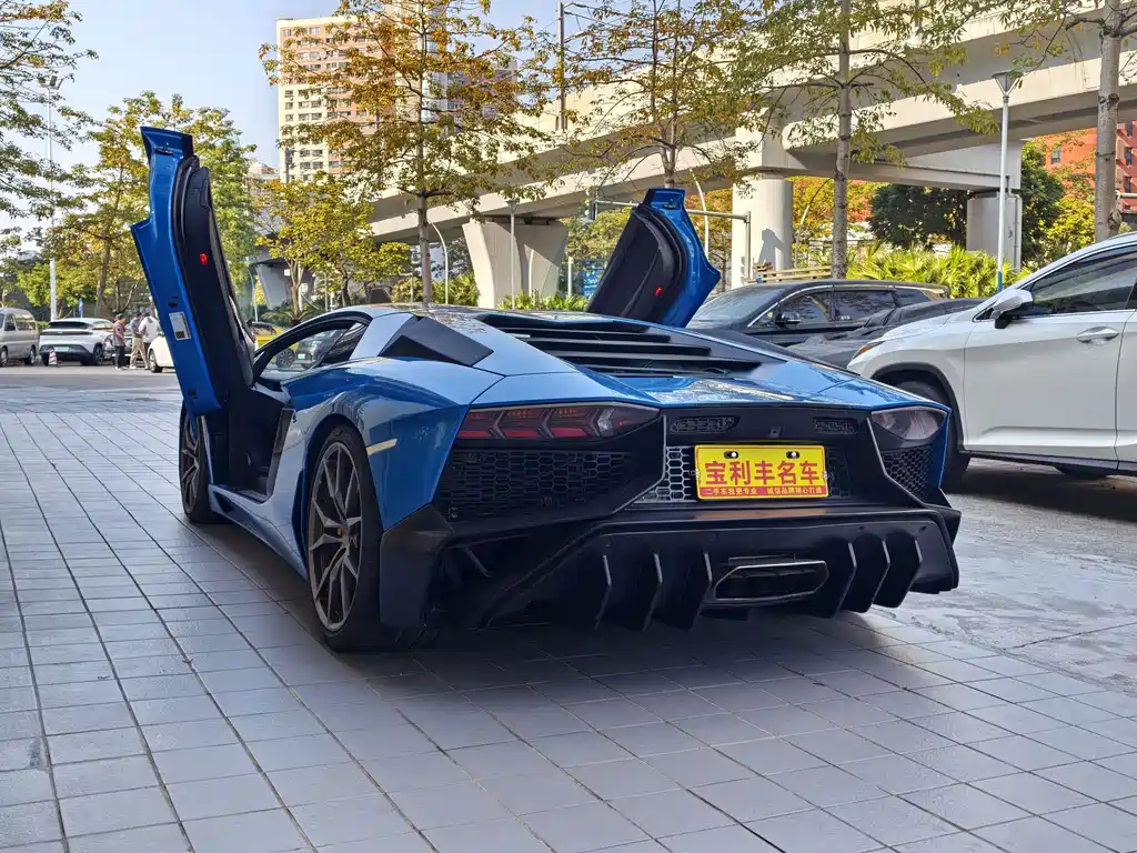 Lamborghini Aventador 2014 — фото 8