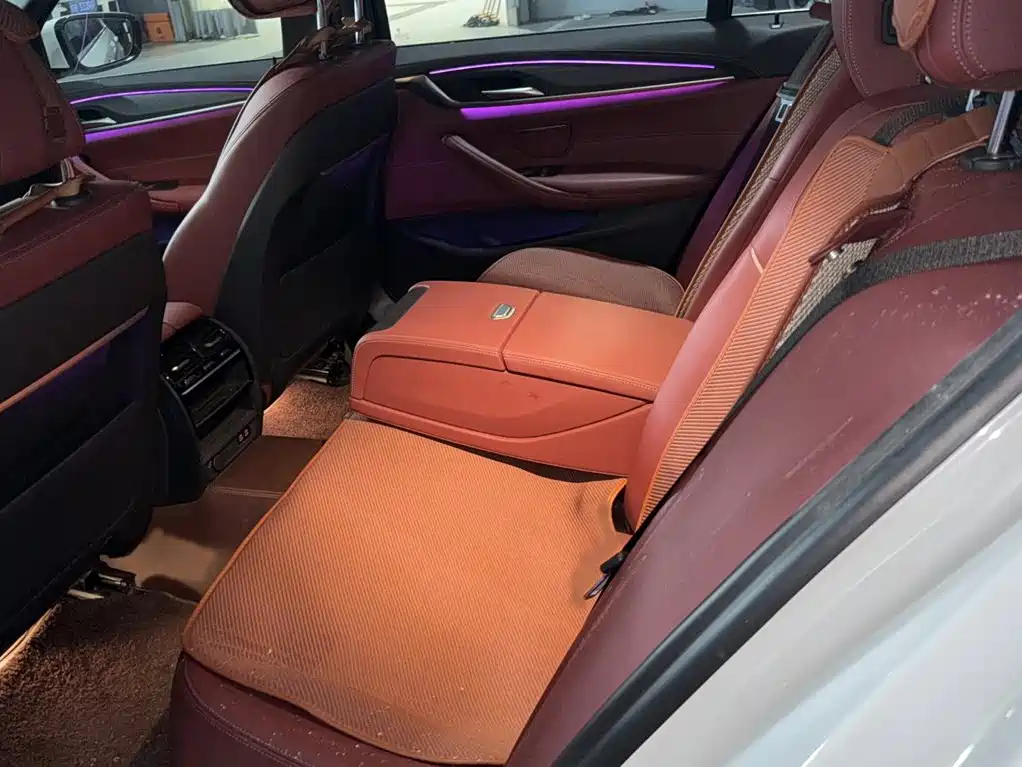 BMW 5 Series 2021 — фото 10