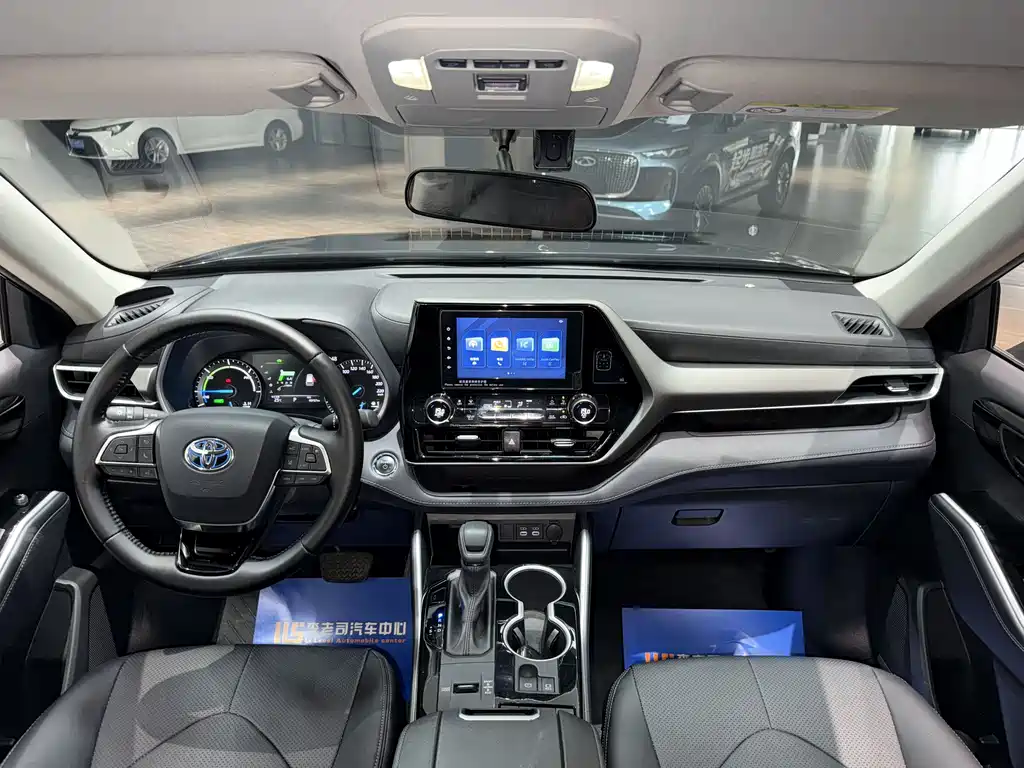 Toyota Highlander 2024 — фото 15