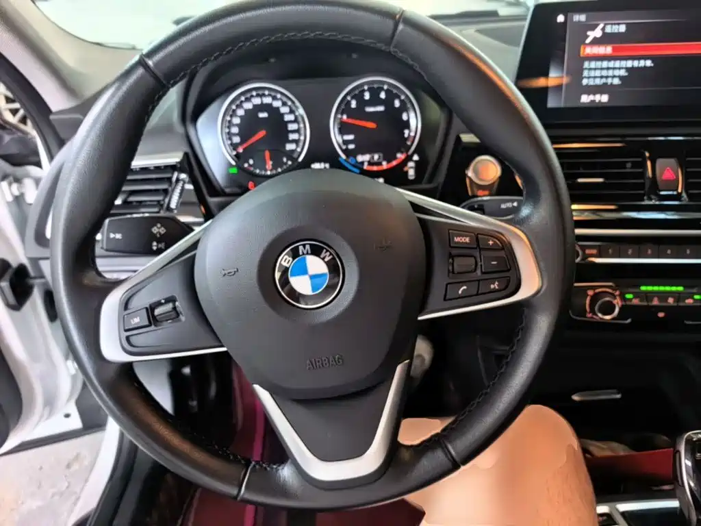 BMW 1 Series 2023 — фото 11