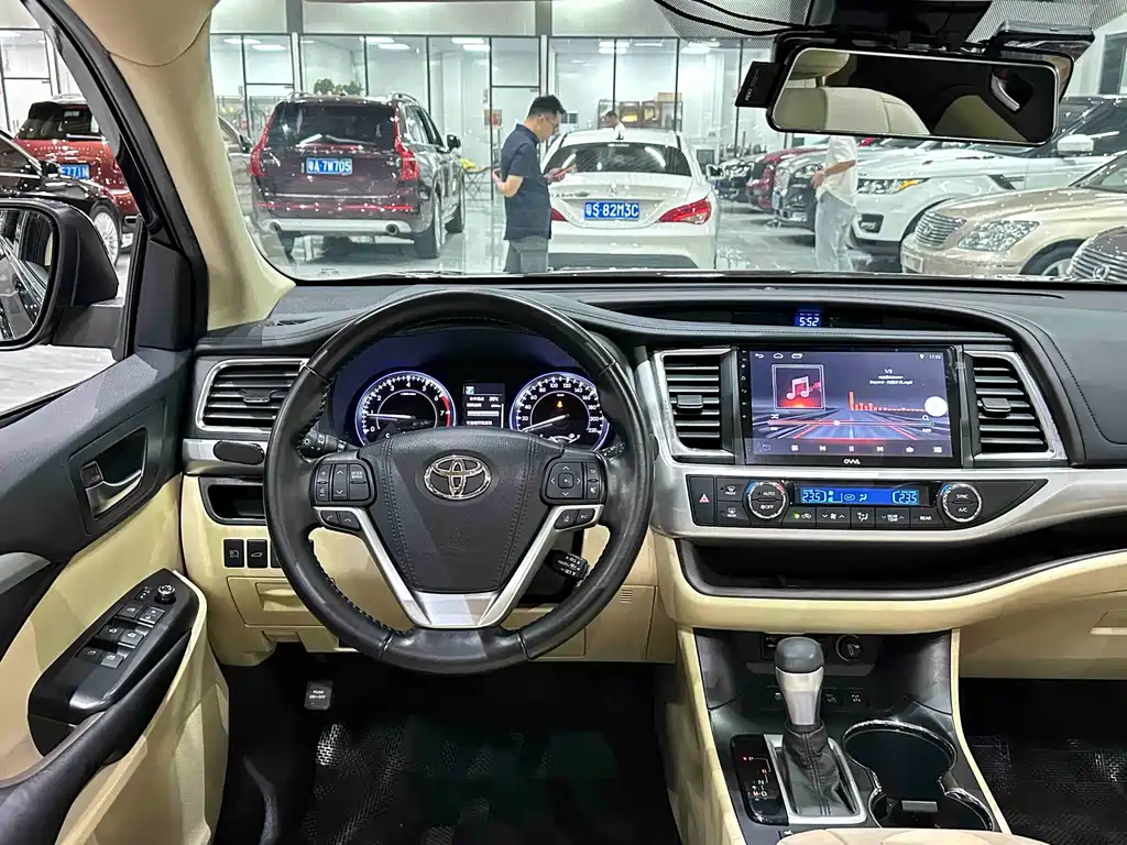 Toyota Highlander 2020 — фото 19