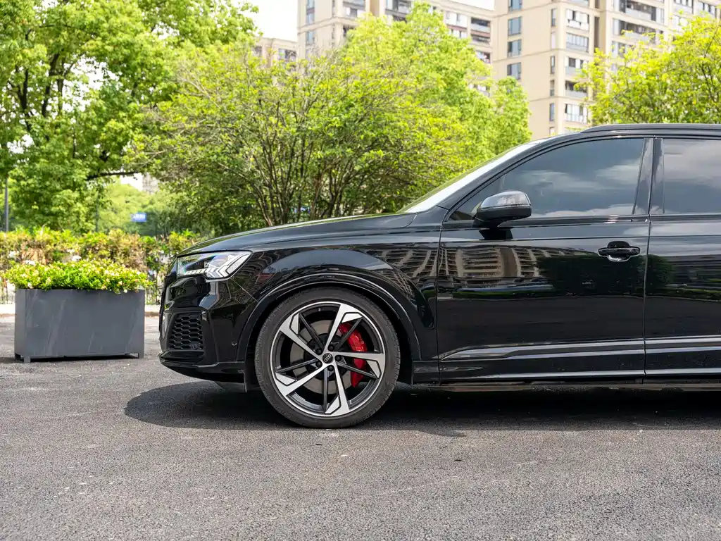 Audi SQ7 2025 — фото 11