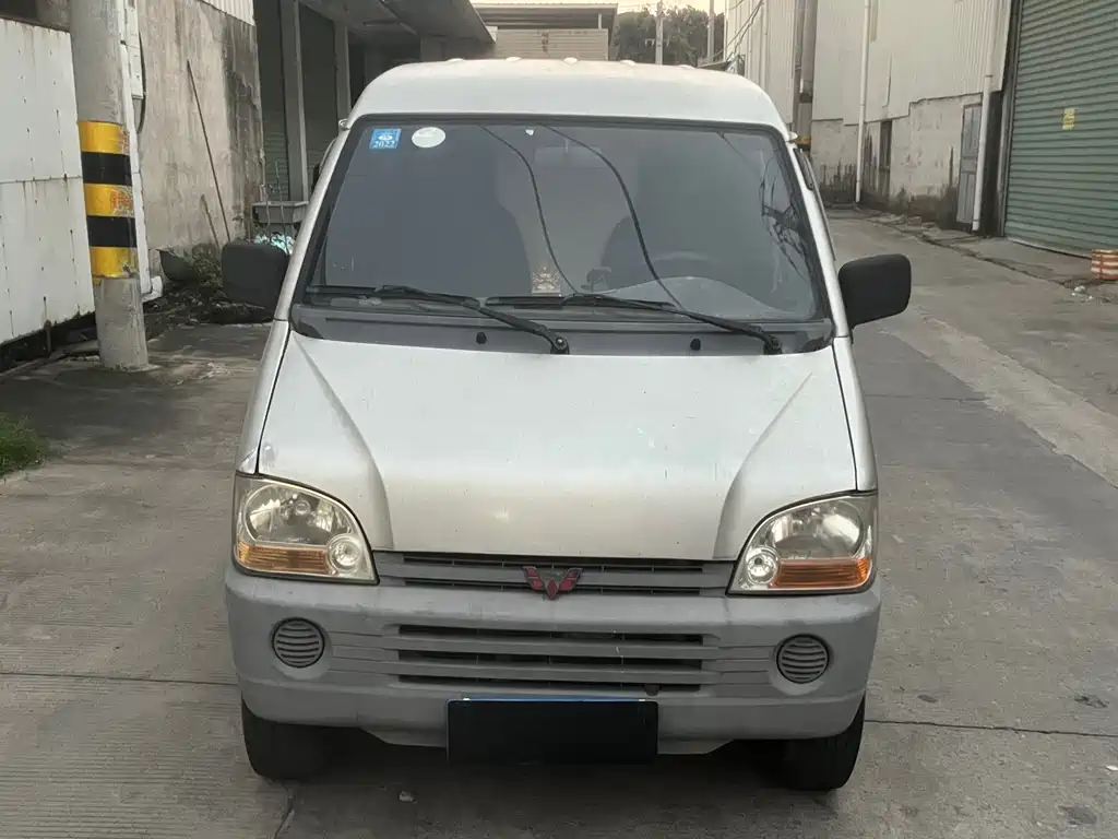 Wuling Zhiguang 2013
