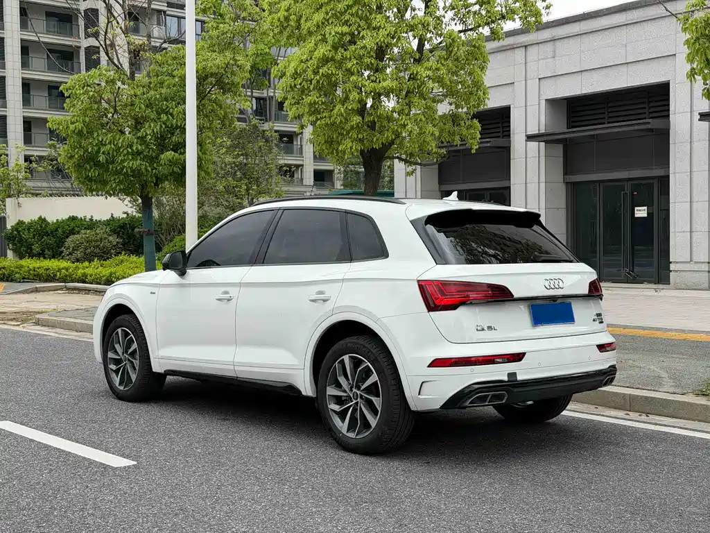 Audi Q5L 2023 — фото 3