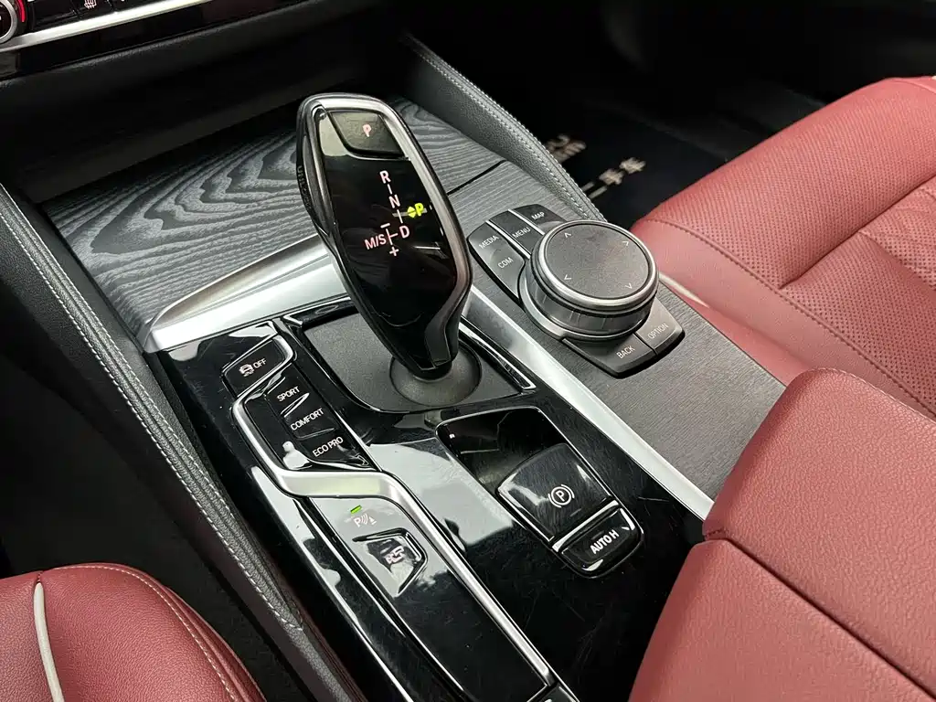 BMW 5 Series 2022 — фото 15