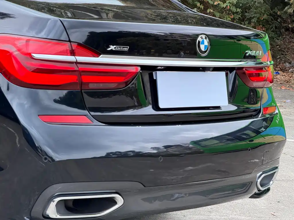BMW 7 Series 2018 — фото 27