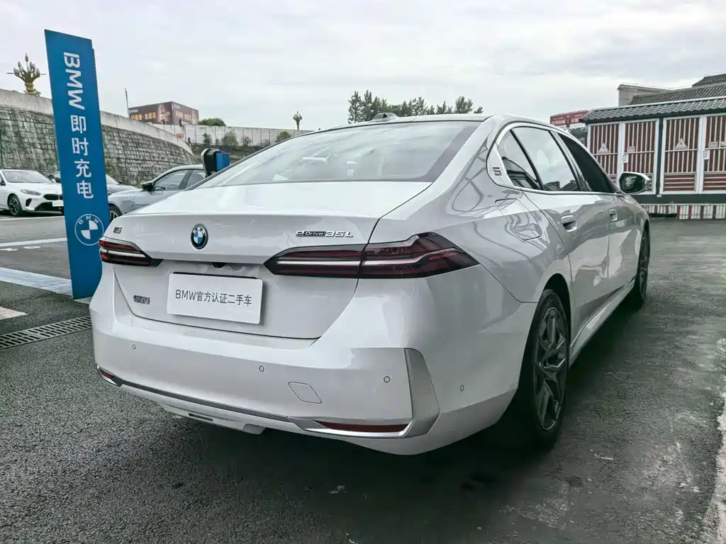BMW i5 2025 — фото 5