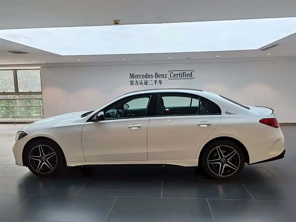 Mercedes-Benz C-Class 2024
