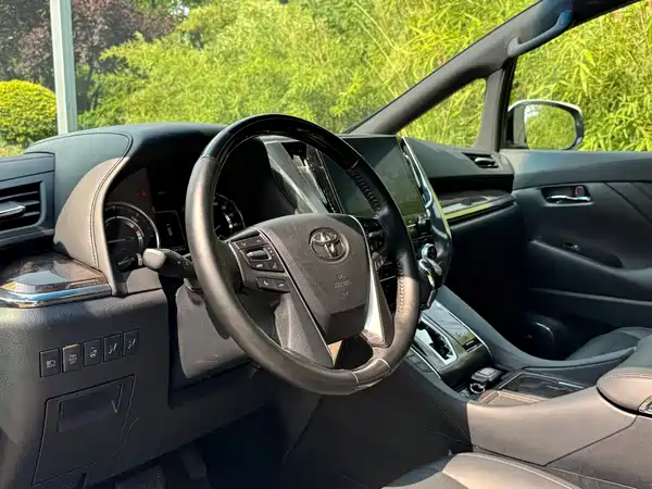 Toyota Alphard 2021