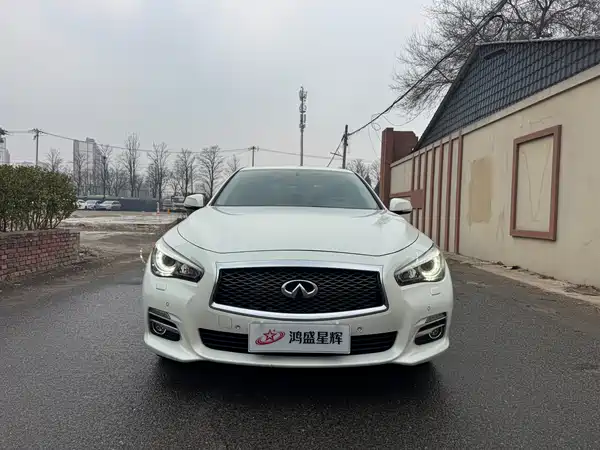 Infiniti Q50L 2015