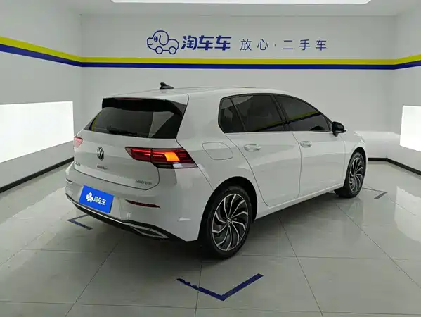 Volkswagen Golf 2024