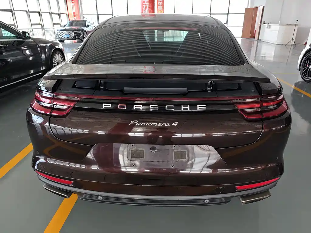 Porsche Panamera 2018 — фото 21