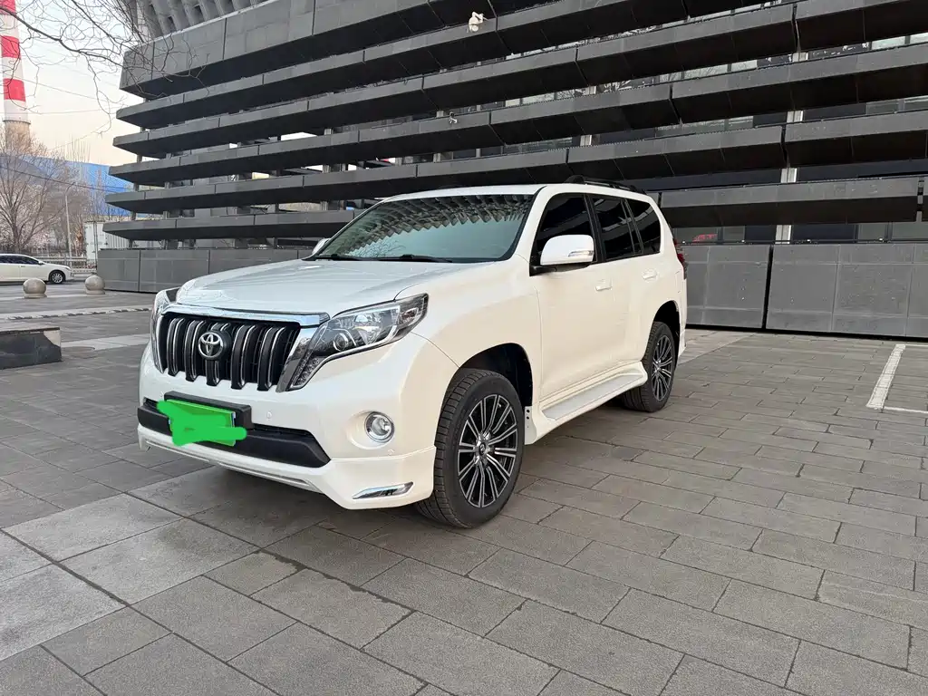 Toyota Prado 2017 — фото 2